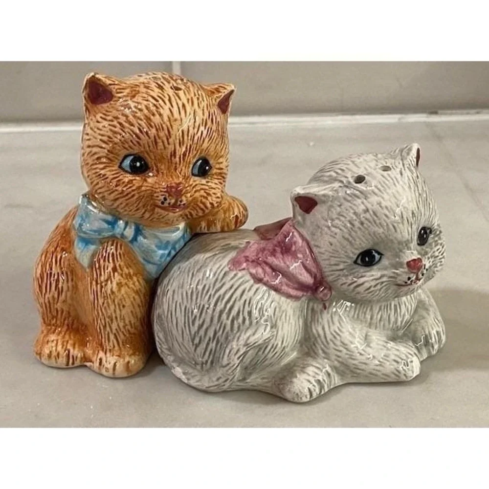Cat Salt and Pepper Shakers Ginger and Grey Kittens Set Vintage BHPONY Ceramic